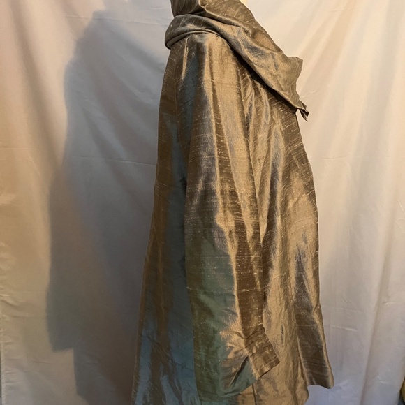 YAK MAGIK Gold Silk Draped Collar Opera Coat - Picture 2 of 6